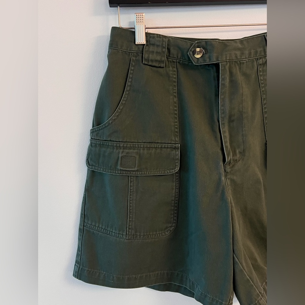 LIKE NEW DRESS BARN 100% COTTON WOMENS CARGO STYLE SHORTS SIZE 12 KHAKI GREEN - Picture 2 of 7
